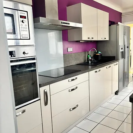 Charmante Maison Avec Piscine Villa *