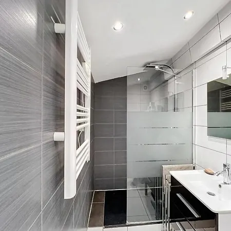 Charmante Maison Avec Piscine *